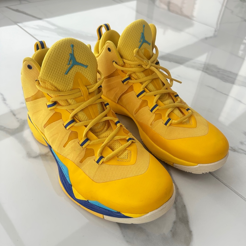 Jordan Super.Fly 2
Color: Varsity Maize/Gamma Blue-Came Royal-White - Picture 3 of 14